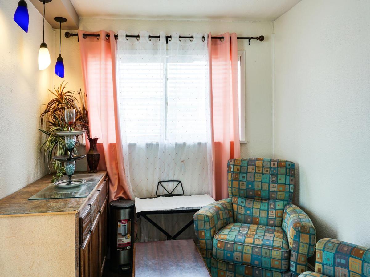 Oyo Hotel Austin Street Giddings Zewnętrze zdjęcie