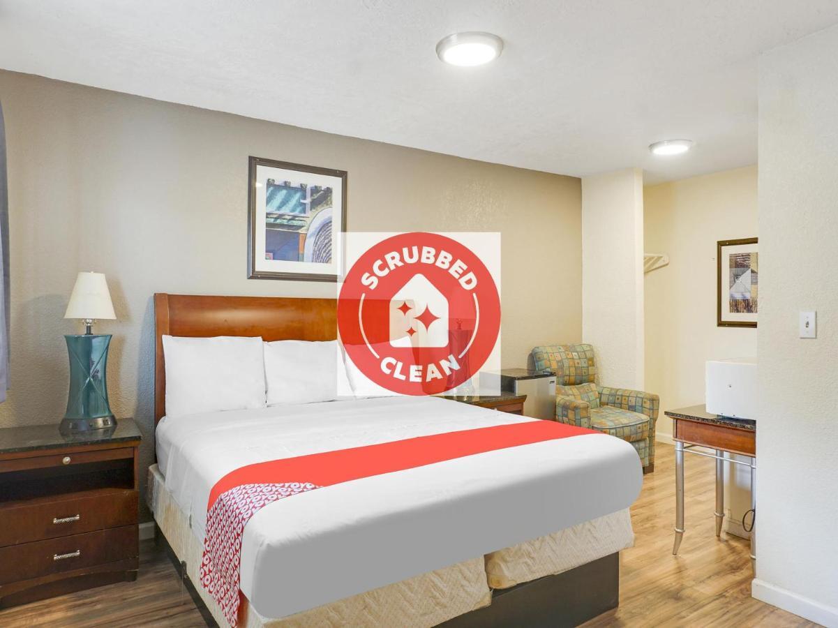 Oyo Hotel Austin Street Giddings Zewnętrze zdjęcie