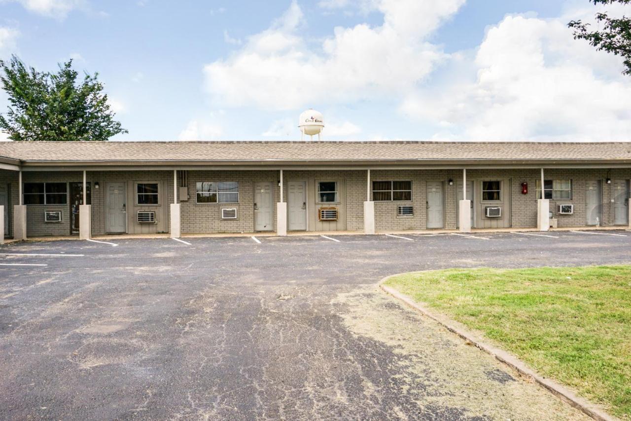 Oyo Hotel Austin Street Giddings Zewnętrze zdjęcie