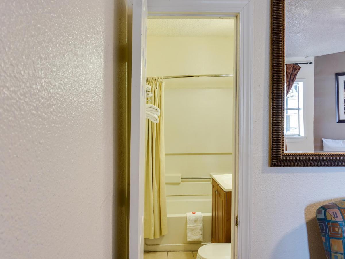 Oyo Hotel Austin Street Giddings Zewnętrze zdjęcie