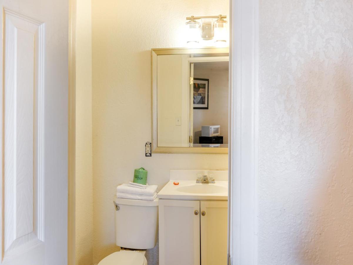 Oyo Hotel Austin Street Giddings Zewnętrze zdjęcie