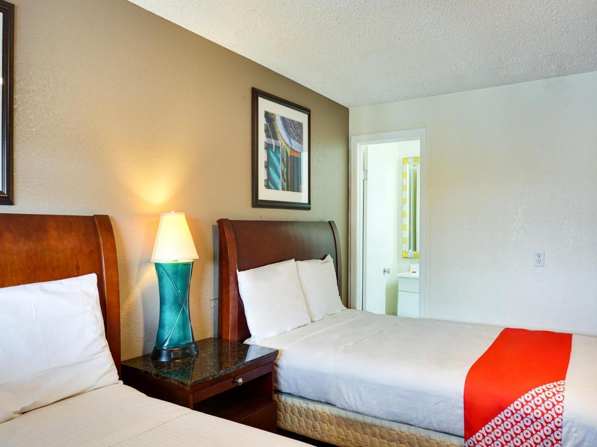 Oyo Hotel Austin Street Giddings Zewnętrze zdjęcie