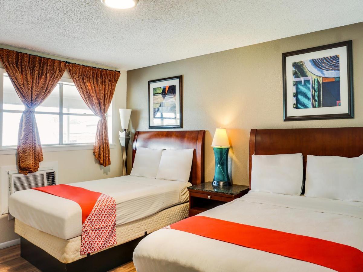 Oyo Hotel Austin Street Giddings Zewnętrze zdjęcie